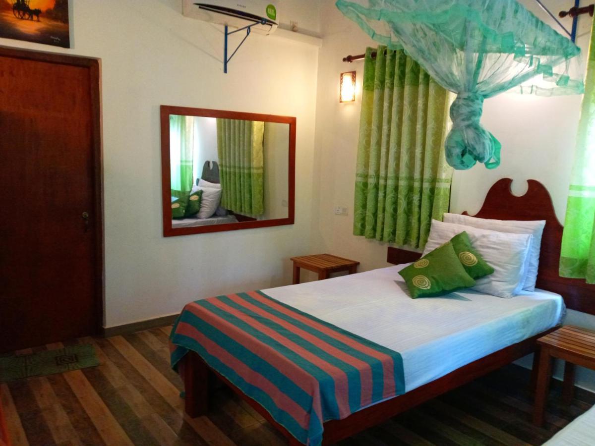 Hideaway Homestay Habarana Exterior photo