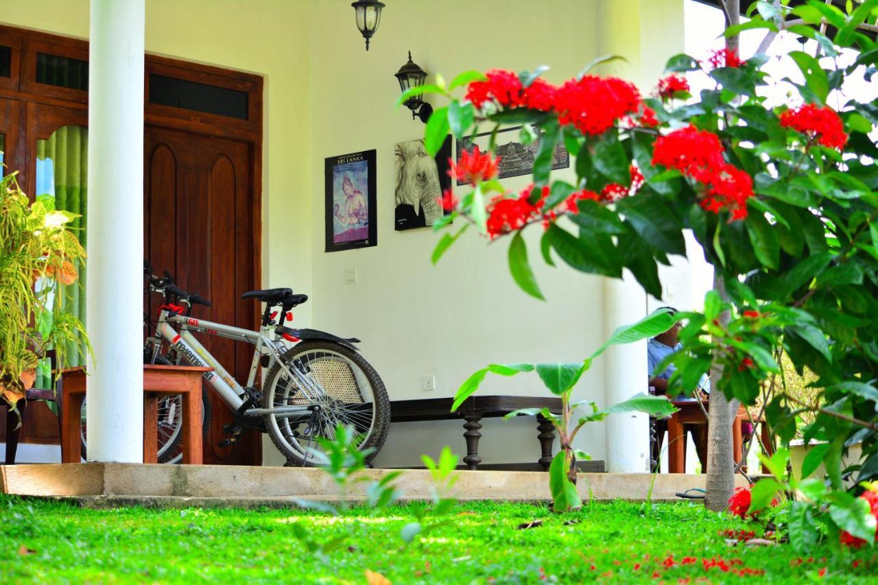 Hideaway Homestay Habarana Exterior photo